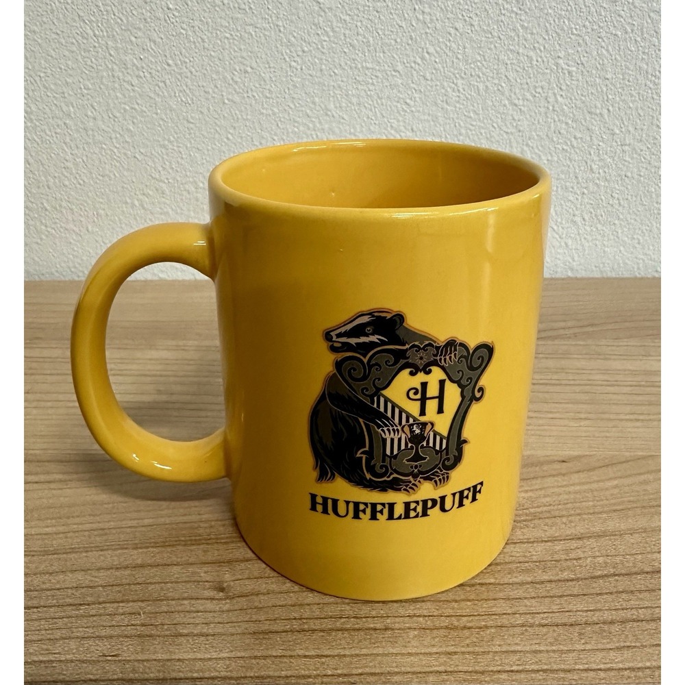 Harry Potter Hufflepuff Wizarding World Ceramic Mug Yellow